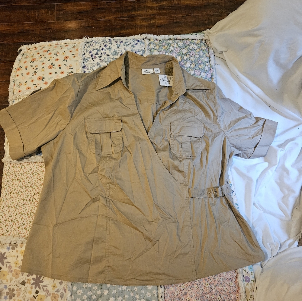 Tan Short Sleeve Blouse By CATO SIZE 18 20